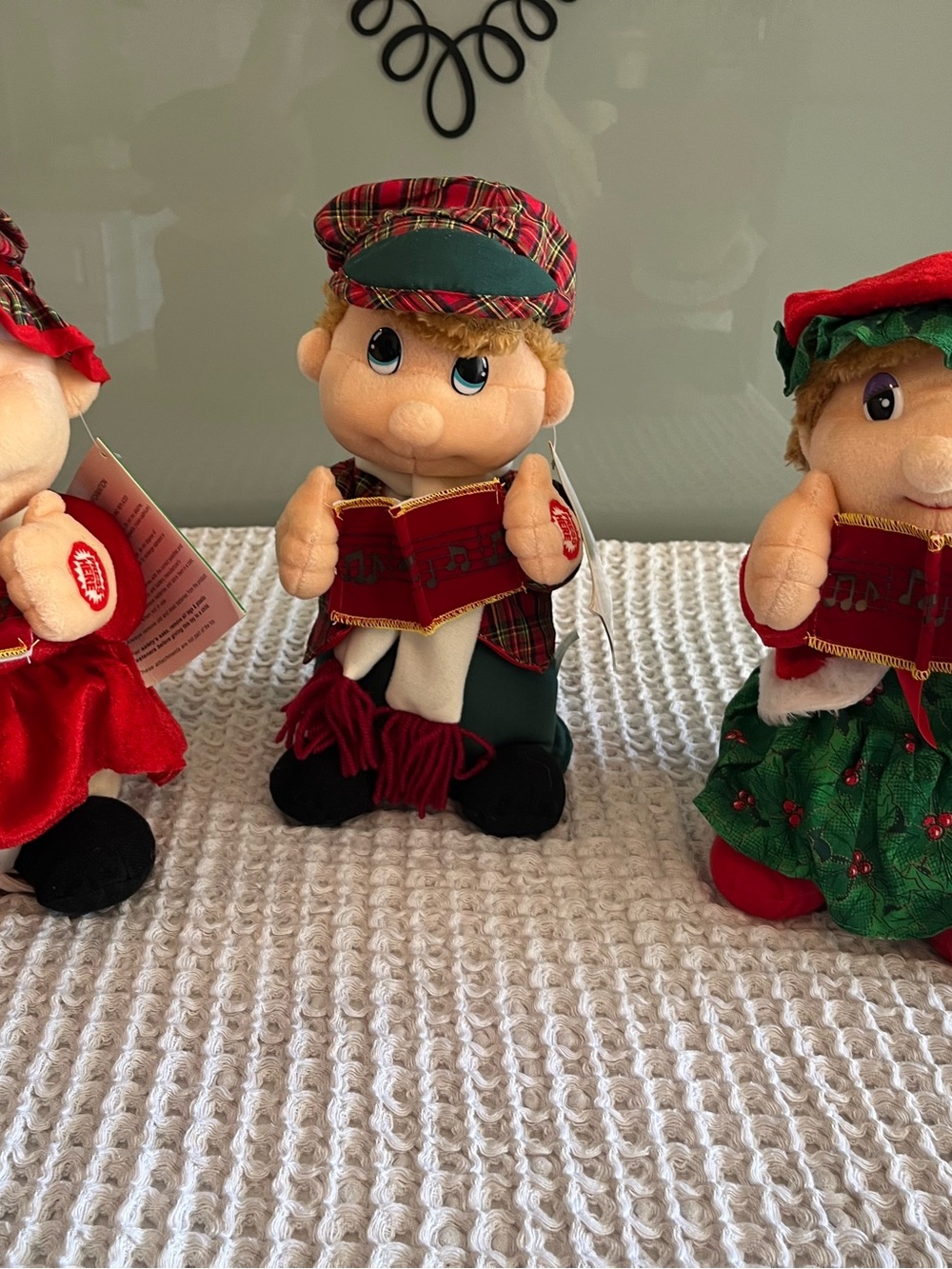 Vintage Seymour Mann animated carolers 443